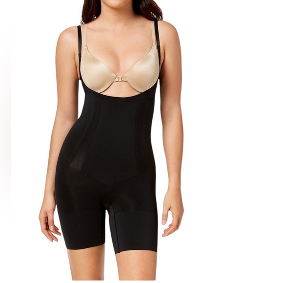 NEW SPANX open bust oncore. Mid thigh shorts bodysuit Women's  Shapewear - Picture 1 of 5